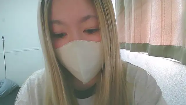 Snapshot of Remi_official chatting on May 7, 2:17 am Remi official online show from May 7, 2:17 am