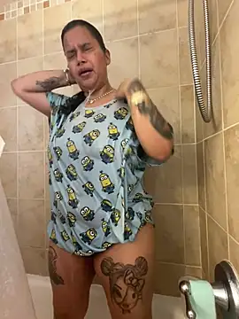 Snapshot of shyfr34k chatting on December 9, 9:37 pm shyfr34k online show from December 9, 9:37 pm