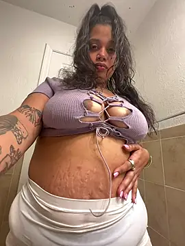 Snapshot of shyfr34k chatting on December 12, 2:48 am shyfr34k online show from December 12, 2:48 am