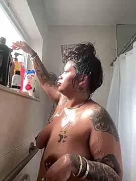 Snapshot of shyfr34k chatting on January 18, 6:10 pm shyfr34k online show from January 18, 6:10 pm