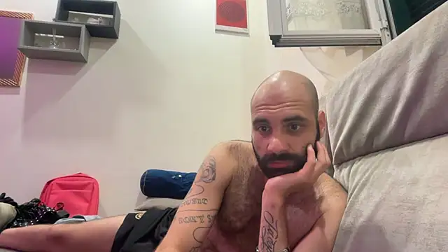 Snapshot of danibigcazz chatting on June 22, 9:34 pm danibigcazz online show from June 22, 9:34 pm