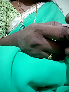 Cute-chinny online show from February 8, 1:33 pm