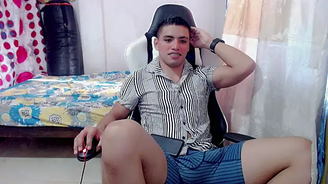 Snapshot of danilo302209 chatting on January 23, 1:13 pm danilo302209 online show from January 23, 1:13 pm