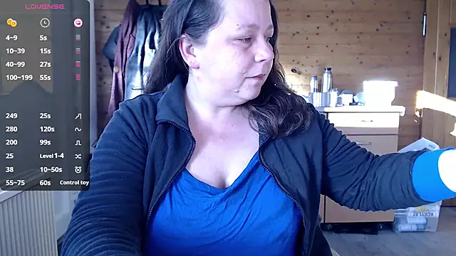 Snapshot of KasiaPrivat chatting on February 19, 8:12 am KasiaPrivat online show from February 19, 8:12 am