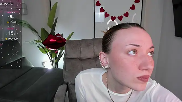 Snapshot of Maddy_Garcia chatting on February 8, 10:08 pm Maddy Garcia online show from February 8, 10:08 pm