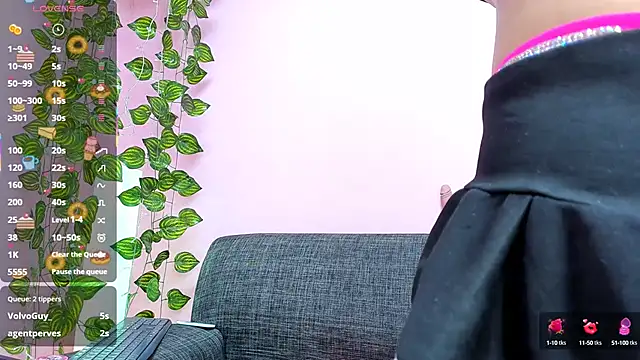 dakota-bright01 online show from March 3, 4:14 pm