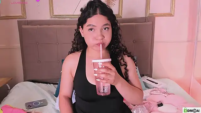 amandalee01 online show from May 30, 9:23 pm