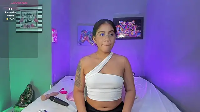 PammelaRoss1 online show from April 1, 5:21 pm