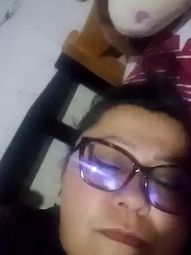 Snapshot of Darly_Gomez chatting on December 23, 1:29 am Darly Gomez online show from December 23, 1:29 am