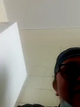 Snapshot of Darly_Gomez chatting on December 23, 5:22 pm Darly Gomez online show from December 23, 5:22 pm