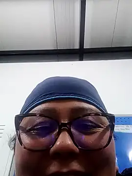 Snapshot of Darly_Gomez chatting on December 28, 5:02 am Darly Gomez online show from December 28, 5:02 am