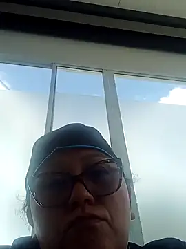 Snapshot of Darly_Gomez chatting on January 6, 3:51 pm Darly Gomez online show from January 6, 3:51 pm