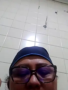 Snapshot of Darly_Gomez chatting on January 16, 12:23 am Darly Gomez online show from January 16, 12:23 am