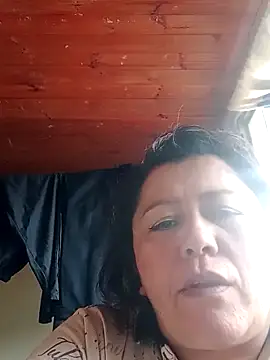 Snapshot of Darly_Gomez chatting on March 6, 3:35 pm Darly Gomez online show from March 6, 3:35 pm