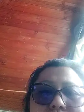 Snapshot of Darly_Gomez chatting on March 22, 8:37 pm Darly Gomez online show from March 22, 8:37 pm