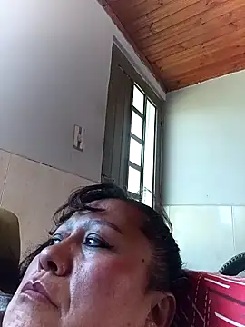 Snapshot of Darly_Gomez chatting on May 5, 8:17 pm Darly Gomez online show from May 5, 8:17 pm
