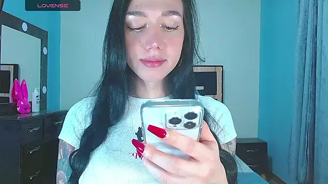 Snapshot of karla_zambrano chatting on January 6, 7:39 pm karla zambrano online show from January 6, 7:39 pm