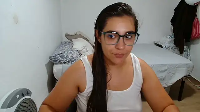 Snapshot of Ursumi1 chatting on June 22, 10:07 pm Ursumi1 online show from June 22, 10:07 pm