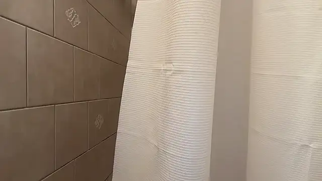 Snapshot of 69woodinson chatting on December 7, 2:20 am 69woodinson online show from December 7, 2:20 am