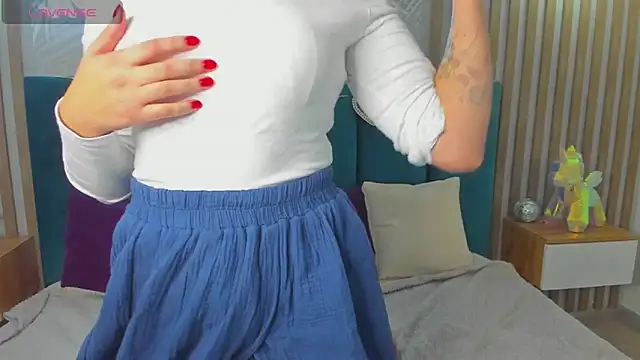 BeatriceReeves online show from September 20, 1:06 am