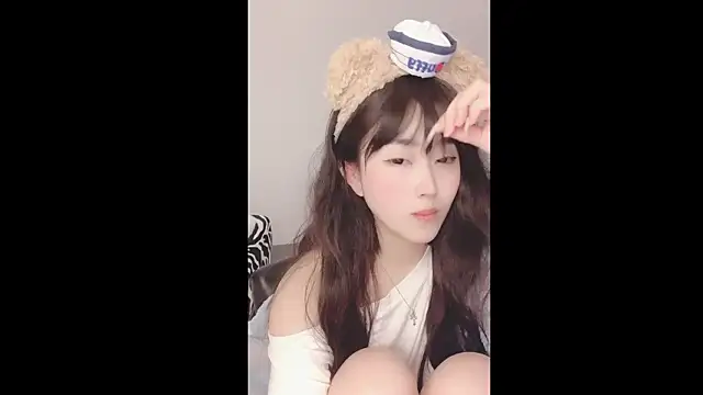 Snapshot of ffccvjsexx chatting on December 12, 3:37 pm ffccvjsexx online show from December 12, 3:37 pm