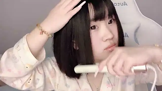 Snapshot of ffccvjsexx chatting on February 22, 1:02 pm ffccvjsexx online show from February 22, 1:02 pm