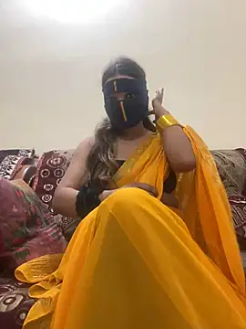 Snapshot of HoneyBearCpl chatting on January 2, 4:02 pm HoneyBearCpl online show from January 2, 4:02 pm