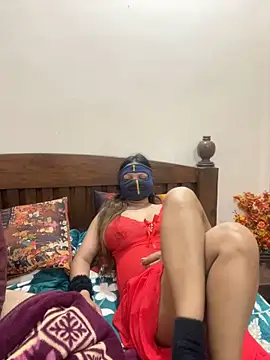 Snapshot of HoneyBearCpl chatting on February 6, 3:48 am HoneyBearCpl online show from February 6, 3:48 am