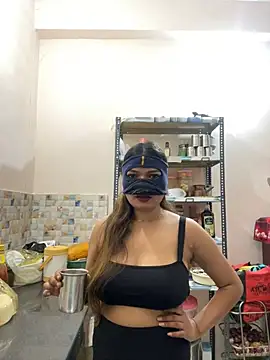 Snapshot of HoneyBearCpl chatting on February 11, 4:13 pm HoneyBearCpl online show from February 11, 4:13 pm