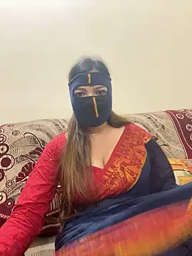 Snapshot of HoneyBearCpl chatting on February 21, 3:43 pm HoneyBearCpl online show from February 21, 3:43 pm