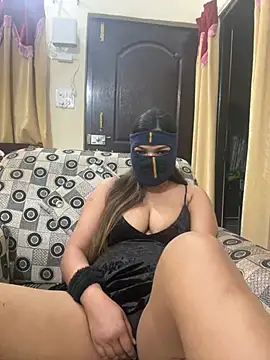 Snapshot of HoneyBearCpl chatting on February 22, 4:19 pm HoneyBearCpl online show from February 22, 4:19 pm