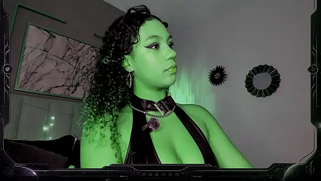 Snapshot of sade_jackson1 chatting on May 10, 5:34 am sade jackson1 online show from May 10, 5:34 am