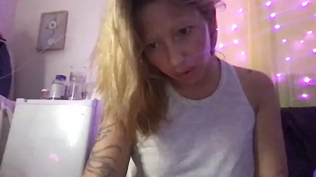 Snapshot of megansweetfromthevalley chatting on July 18, 2:05 am megansweetfromthevalley online show from July 18, 2:05 am