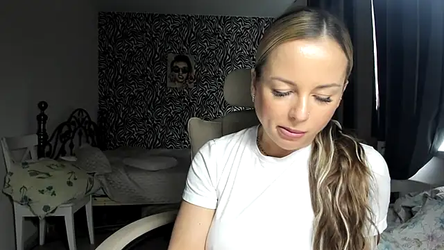 Snapshot of jennifer838 chatting on April 28, 11:48 am jennifer838 online show from April 28, 11:48 am