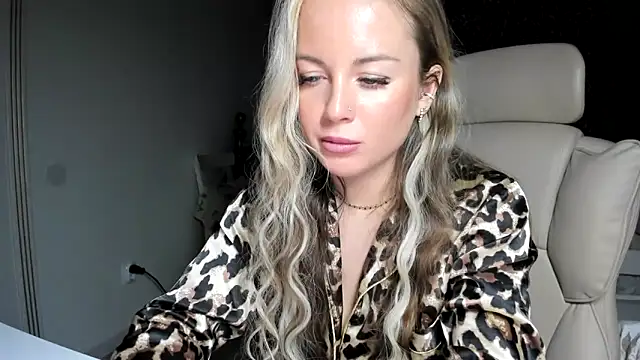 Snapshot of jennifer838 chatting on April 29, 6:47 pm jennifer838 online show from April 29, 6:47 pm