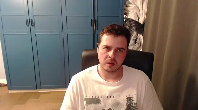 CuteMan33 online show from March 18, 10:04 pm