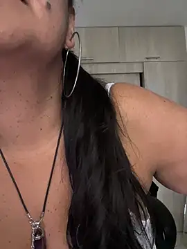 Snapshot of Adele_Sweett chatting on July 13, 10:51 am Adele Sweett online show from July 13, 10:51 am