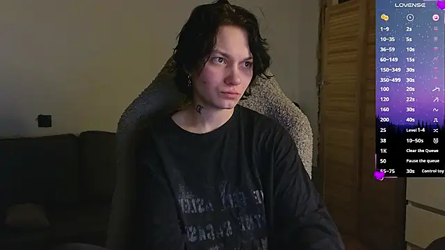 esajukyy online show from March 15, 3:29 pm