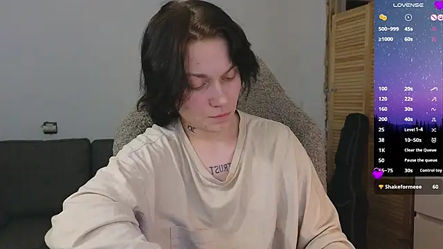 esajukyy online show from April 20, 4:32 pm