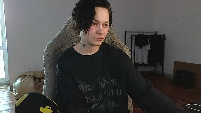 Snapshot of esajukyy chatting on June 6, 12:43 pm esajukyy online show from June 6, 12:43 pm