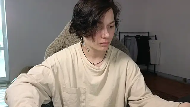 esajukyy online show from July 9, 2:21 pm