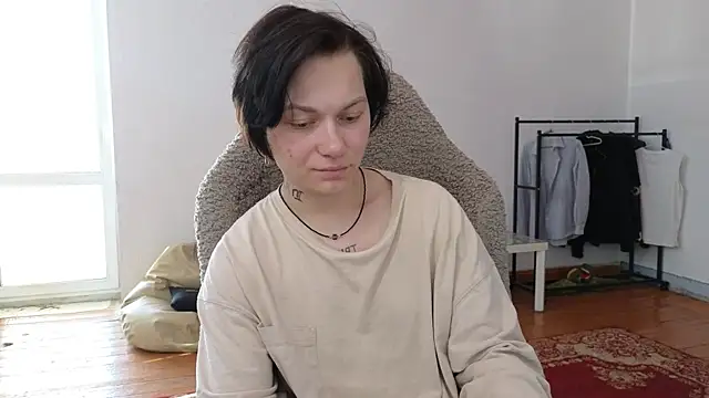 esajukyy online show from July 10, 2:27 am