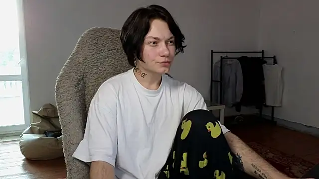 esajukyy online show from July 12, 1:57 pm