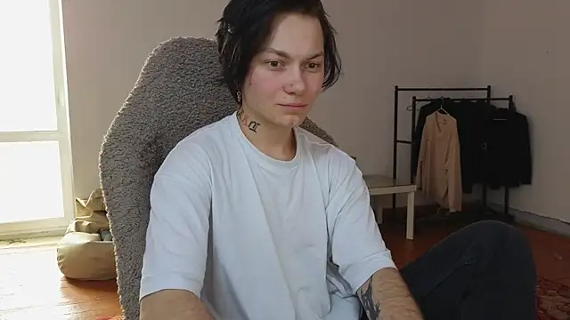 esajukyy online show from July 18, 10:08 am