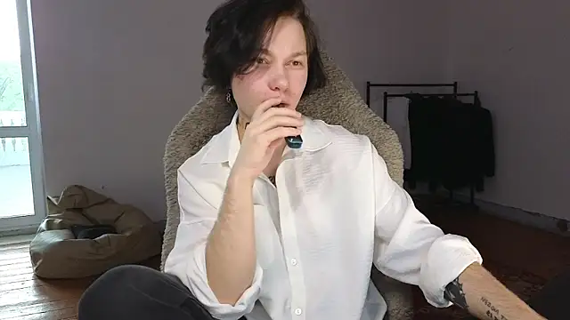esajukyy online show from July 22, 1:36 pm
