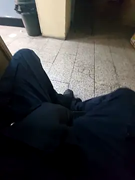 Snapshot of Cuming_Out chatting on March 4, 7:36 am Cuming Out online show from March 4, 7:36 am