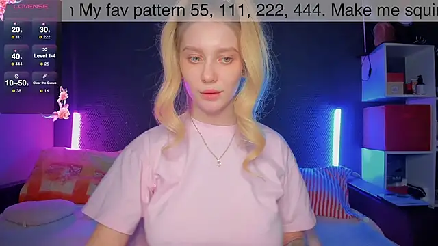 Snapshot of AliceMilman chatting on March 4, 5:56 pm AliceMilman online show from March 4, 5:56 pm