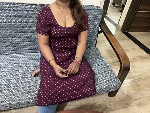 DivyaDutta online show from March 10, 3:30 pm