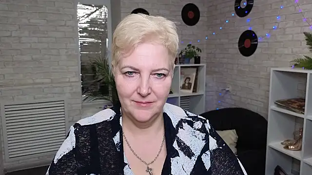 Sandra Snow online show from December 22, 10:38 am