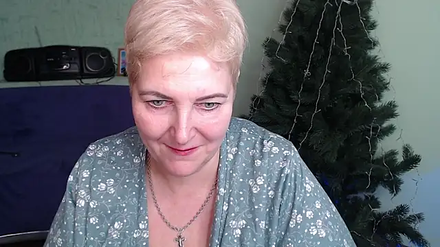 Sandra Snow online show from December 27, 1:11 am
